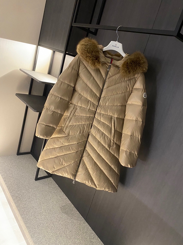 ハイクオリティダウンジャケット正面デザイン